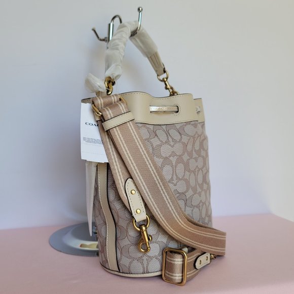 COACH Field Bucket Bag in Signature Jacquard & Leather –Stone Ivory ⭐ - Picture 3 of 16